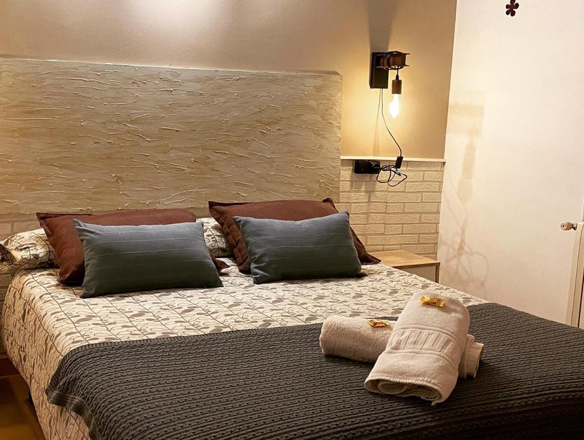 Hostal La Cuineta De Cal Triuet Gosol Bagian luar foto