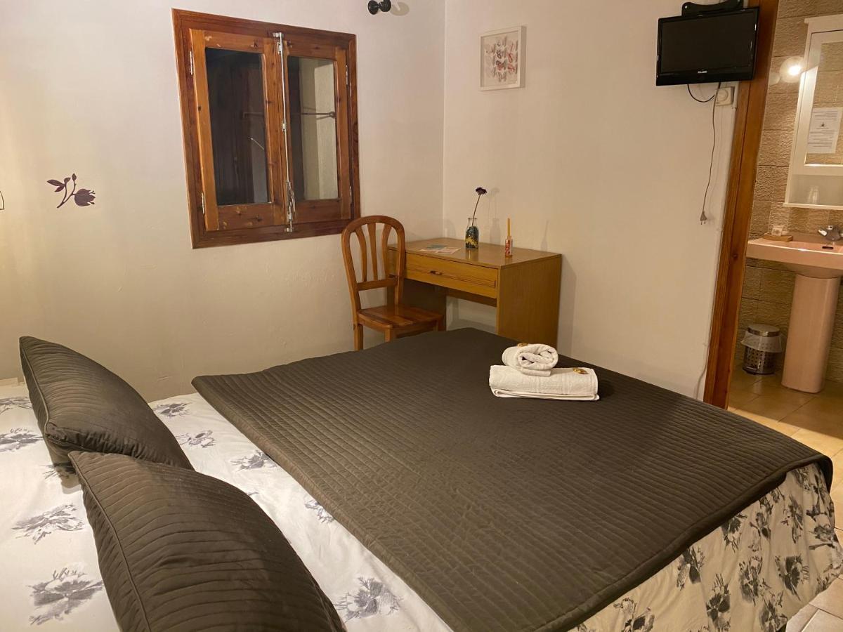 Hostal La Cuineta De Cal Triuet Gosol Bagian luar foto