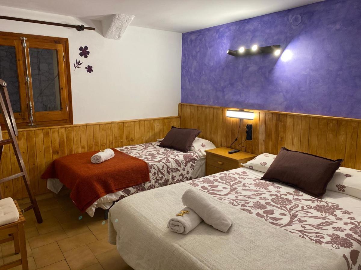 Hostal La Cuineta De Cal Triuet Gosol Bagian luar foto