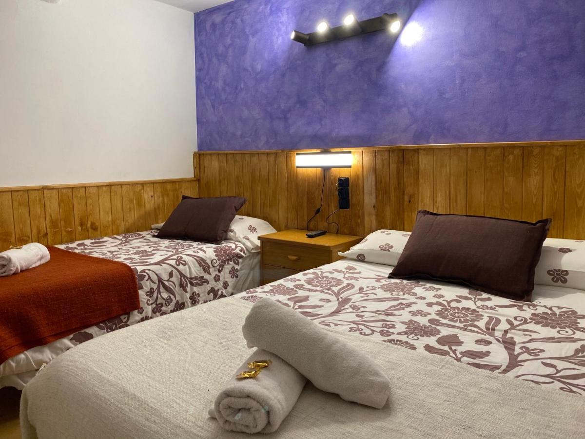 Hostal La Cuineta De Cal Triuet Gosol Bagian luar foto