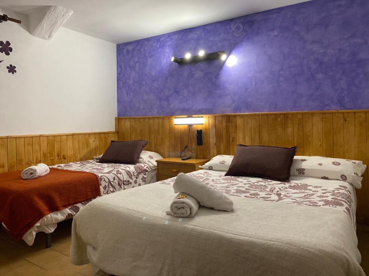 Hostal La Cuineta De Cal Triuet Gosol Bagian luar foto