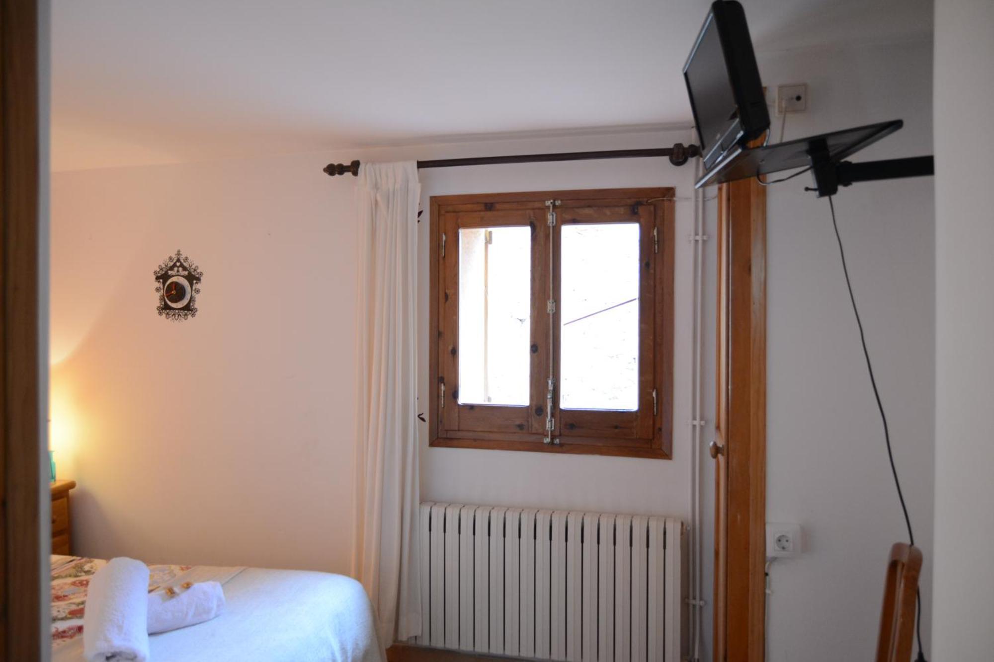 Hostal La Cuineta De Cal Triuet Gosol Bagian luar foto